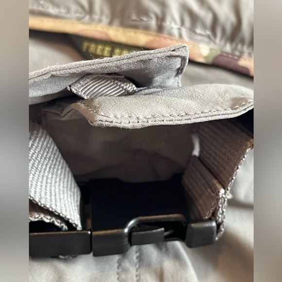 Free Soldier Mens Cargo Hiking Pants‎ Gray Pockets Flat Front Belted 44Wx33L NEW - Picture 6 of 10